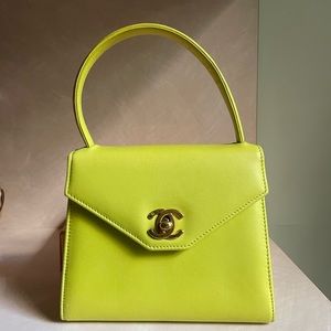 Lime lambskin Chanel 90s Kelly